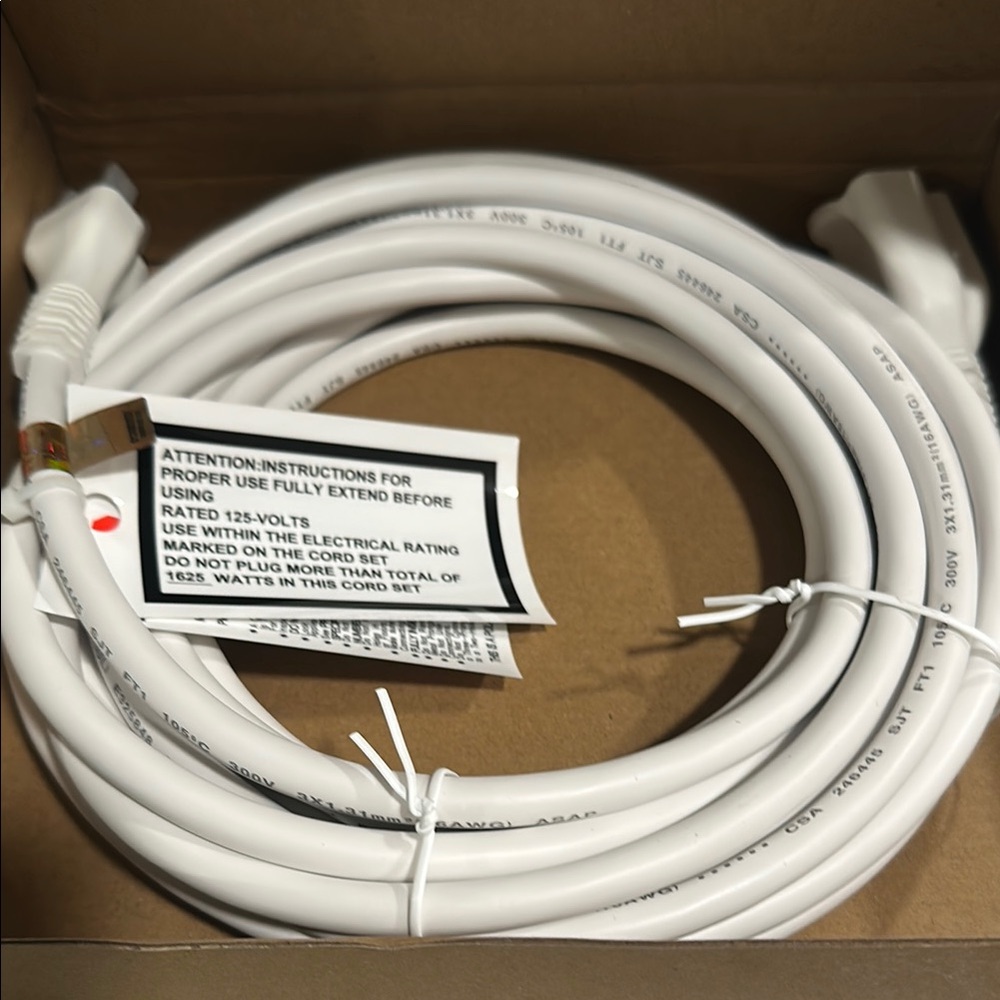 NIB Amazon Basics 20’ White Extension Cord